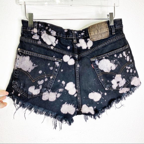 Levi’s Distressed Bleached Hi Rise Cutoff Shorts - Picture 5 of 5